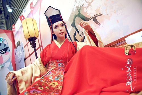 还不臣服于本教主?