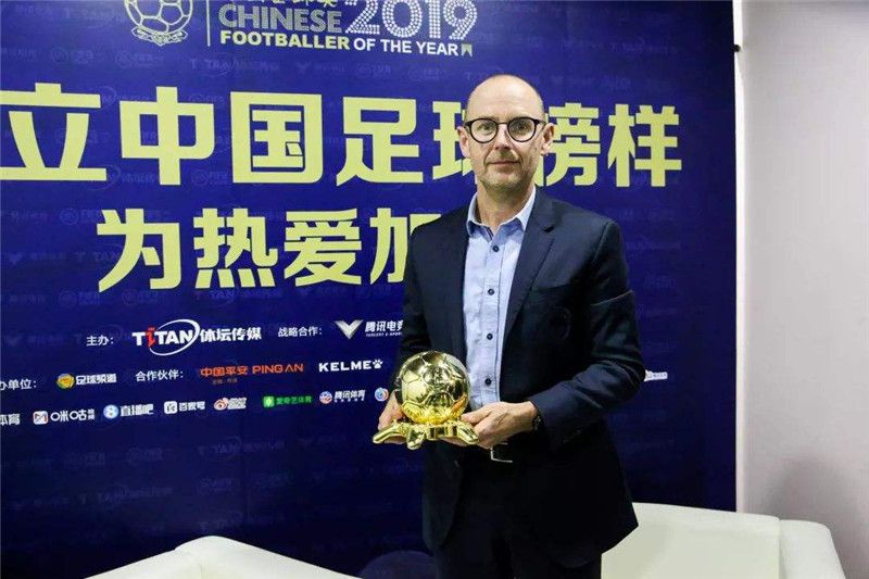 曼城签约小婕! 曼城迎来首位女性电竞成员,电竞布局全力加速 曼城签约小婕! 曼城迎来首位女性电竞成员,电竞布局全力加速