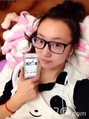 图4:国企妹子“布丁点点”为《大掌门》点赞(app平台、64区)