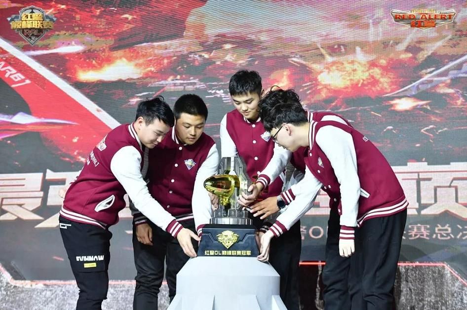 《红警OL》手游重燃庆典盛大开启 回顾S1—S4赛季巅峰联赛光辉事迹 《红警OL》手游重燃庆典盛大开启 回顾S1—S4赛季巅峰联赛光辉事迹