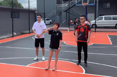 谁说女子不如男 《街头篮球》职业联赛男女选手将同台竞技 谁说女子不如男 《街头篮球》职业联赛男女选手将同台竞技