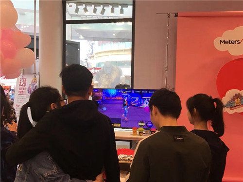 4.JPG 一起来热舞