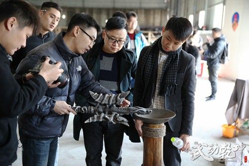 (图1:探班照)