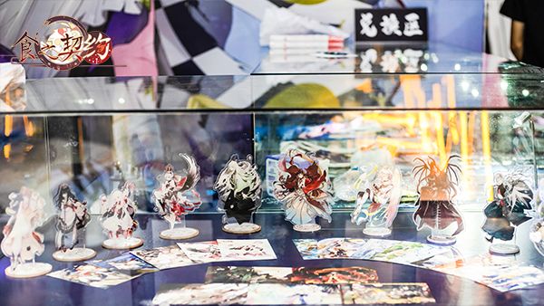 《食之契约》萤火虫漫展回顾:清凉五一,引你入深海 《食之契约》萤火虫漫展回顾:清凉五一,引你入深海