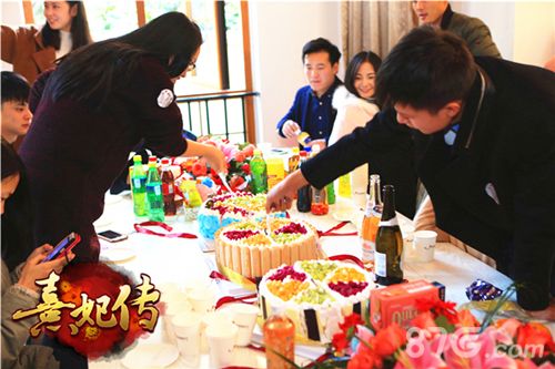 熹妃传香槟、蛋糕、各色美食,开启吃货模式~