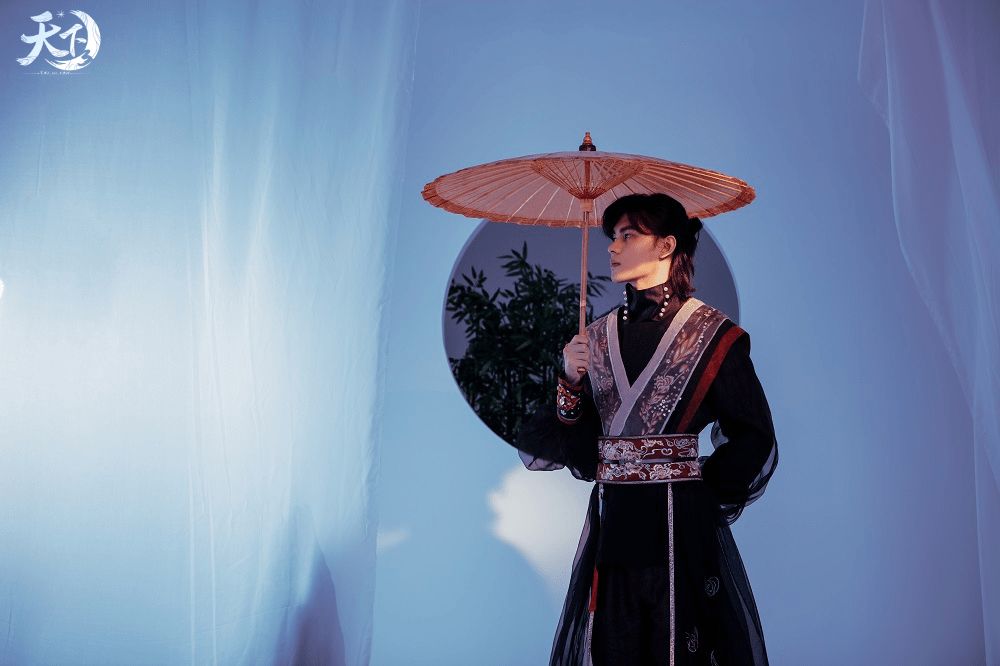 一素“香云”入梦来,《天下3》携手金憓教授推出香云纱非遗主题时装! 一素“香云”入梦来,《天下3》携手金憓教授推出香云纱非遗主题时装!