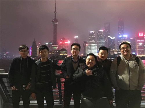《皇室战争》从左到右,依次是小K、车神、小官官、跑跑、嗨熊猫、XUAN