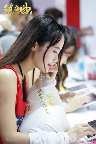 镇魔曲美女的谜之微笑,难道是朋友圈被天命者们疯狂点赞了?