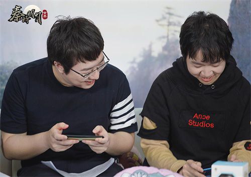 《秦时明月世界》手游副制作人“夜斗”与人气主播“神超”共战手游