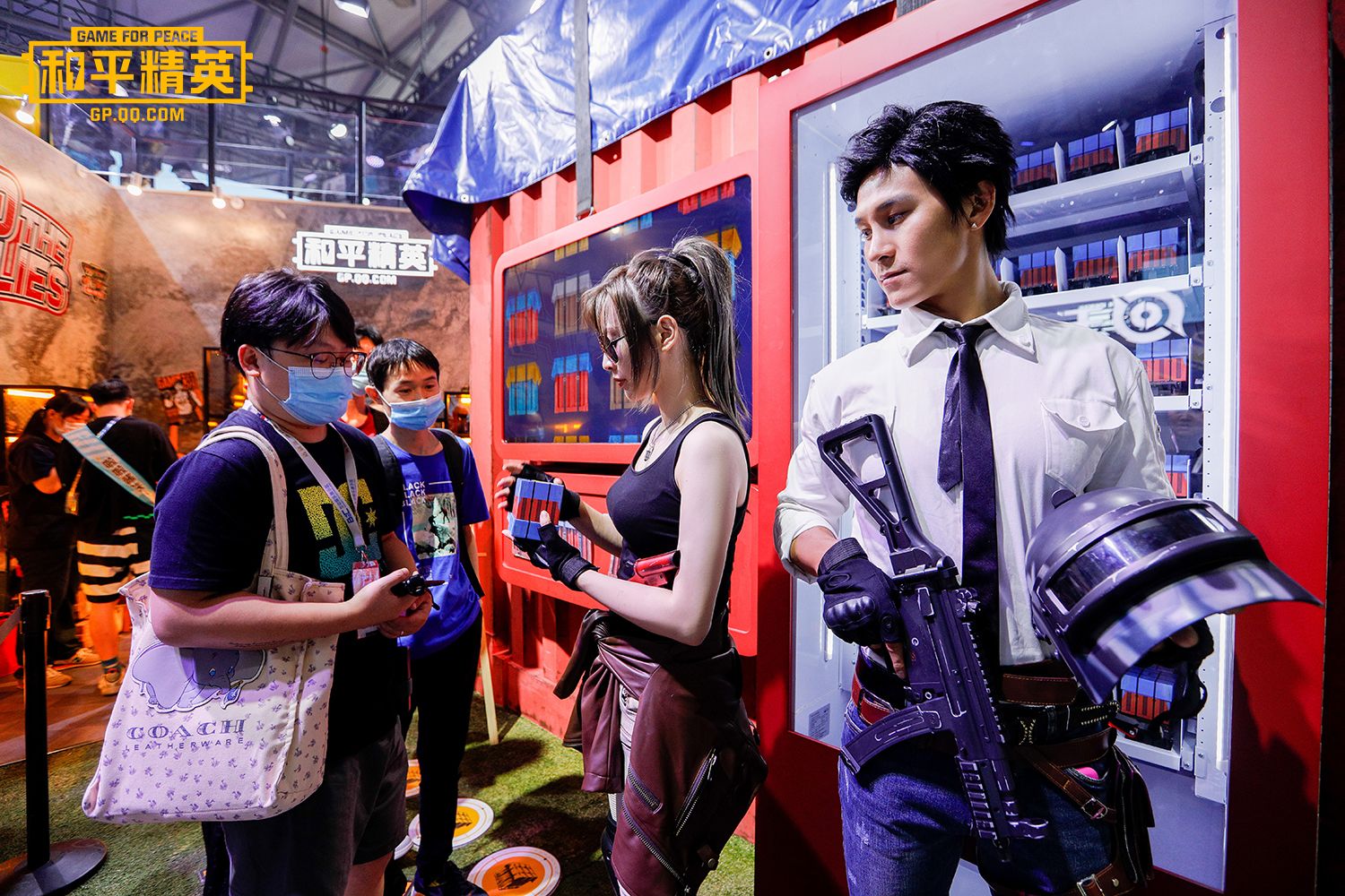 《和平精英》IP亮相CHINAJOY !“超会玩”的和平如何花式玩空投? 《和平精英》IP亮相CHINAJOY !“超会玩”的和平如何花式玩空投?