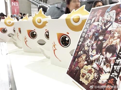 这炯炯有神的小眼神,是《一血万杰》中NPC的形象